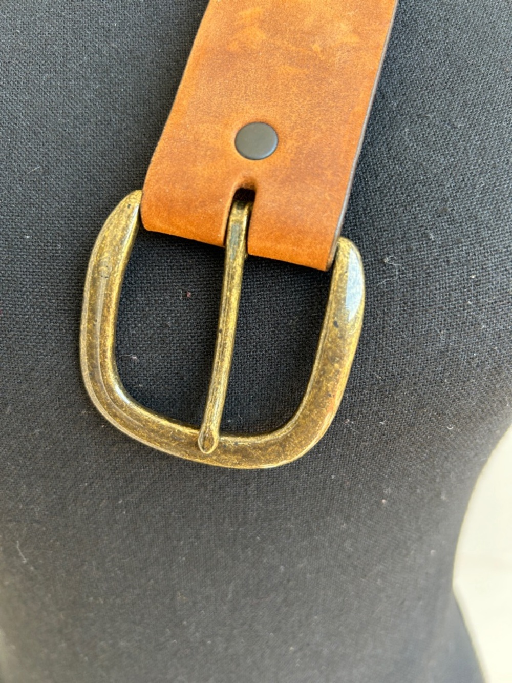 JUSTIN brown top grain leather belt. Size 39. Beautiful marble laid buckle. - Picture 6 of 12